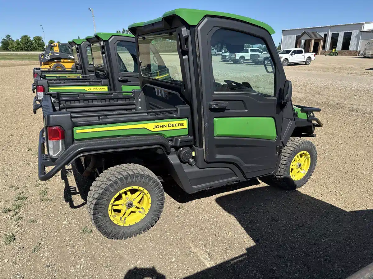 Gallery image 1 for Used 2023 John Deere XUV 835R Utility Vehicle