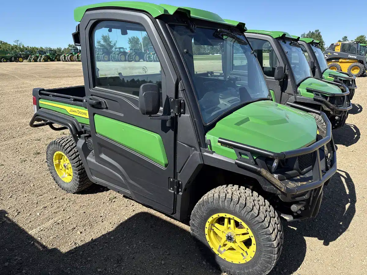 Gallery image 2 for Used 2023 John Deere XUV 835R Utility Vehicle