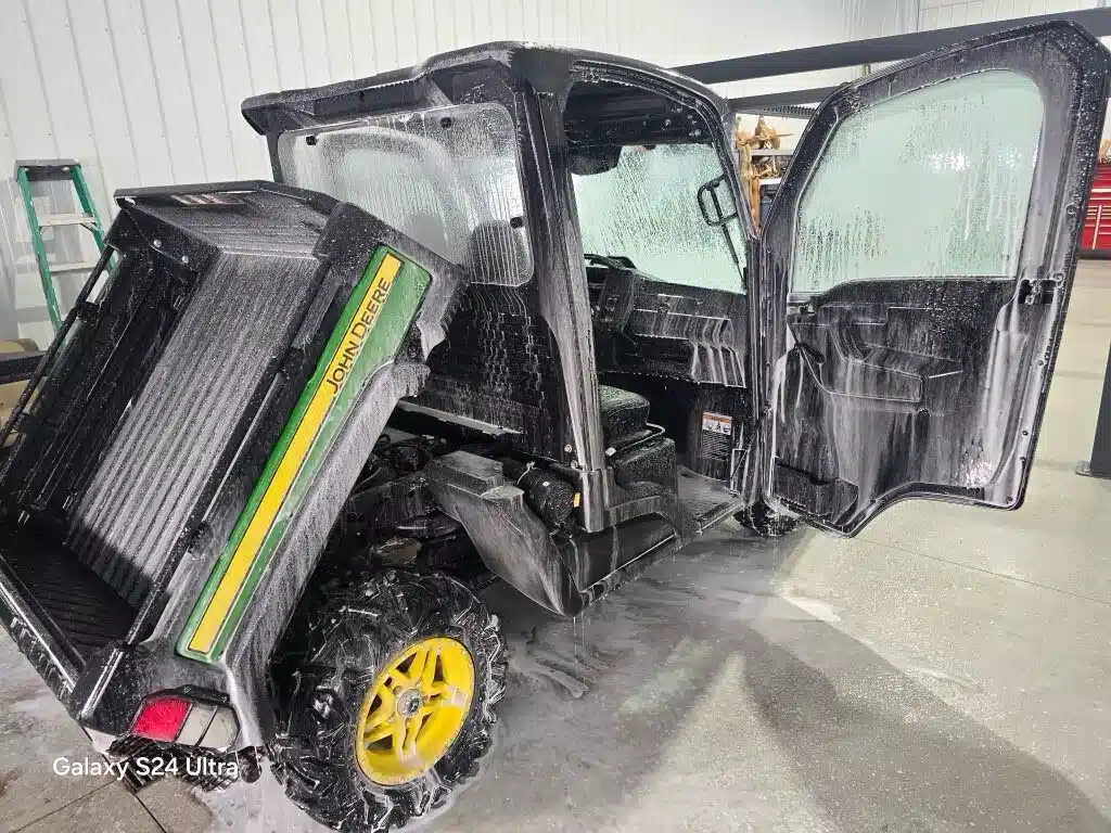 Gallery image 2 for Used 2018 John Deere XUV 835M Utility Vehicle