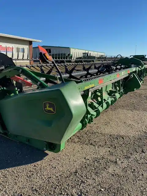 Gallery image 2 for Used 2022 John Deere RD45F Header Combine