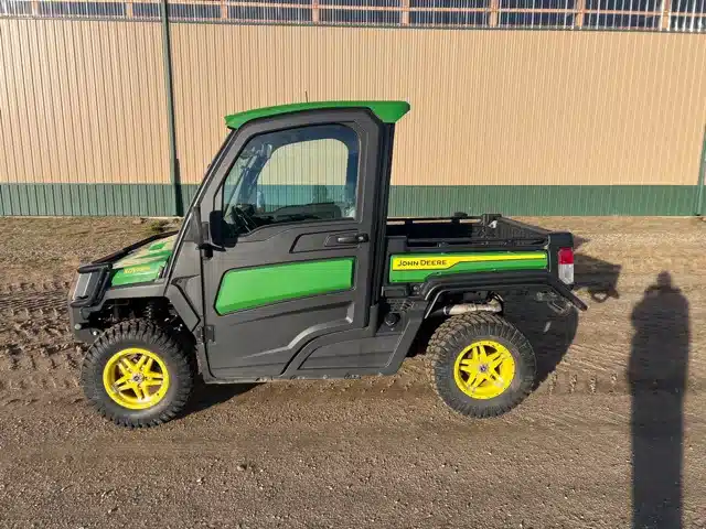 Gallery image 2 for Used 2023 John Deere XUV 835R Utility Vehicle