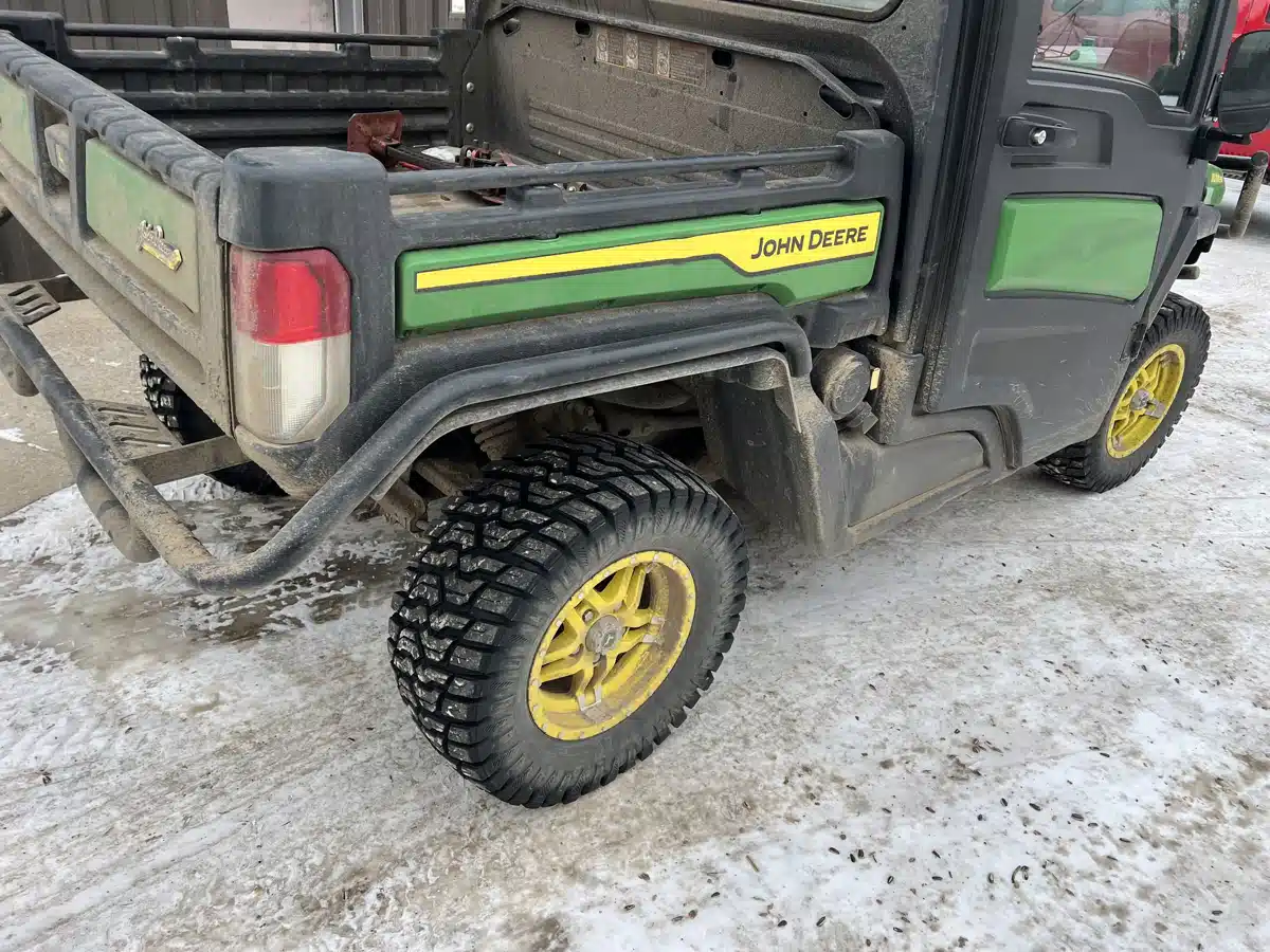 Gallery image 2 for Used 2023 John Deere XUV 835R Utility Vehicle