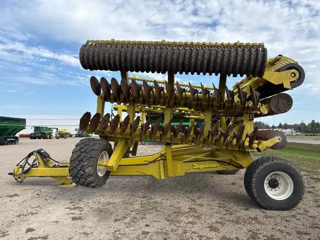 Gallery image 2 for Used 2023 Degelman PT40 Vertical Tillage