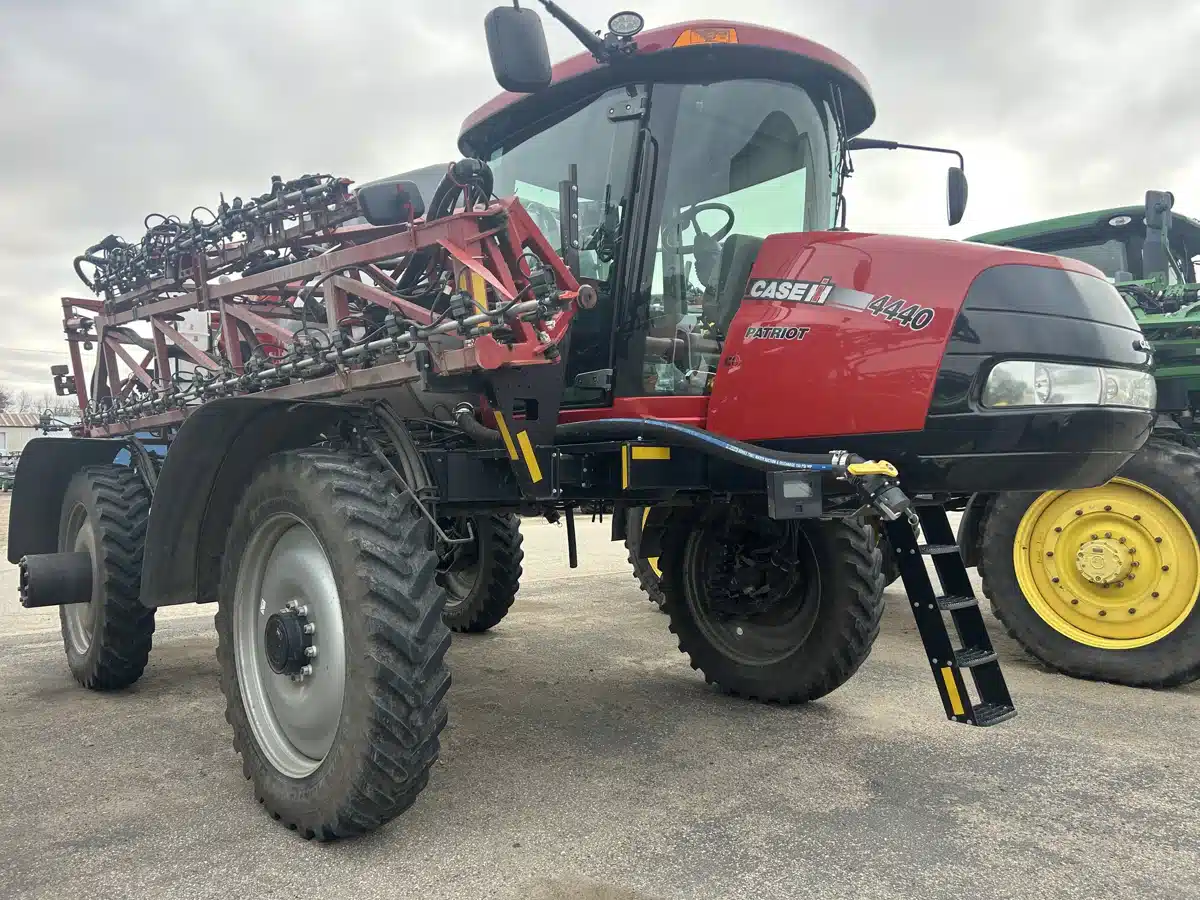 Gallery image 1 for 2019 Case IH PATRIOT 4440 Sprayer - Self Propelled