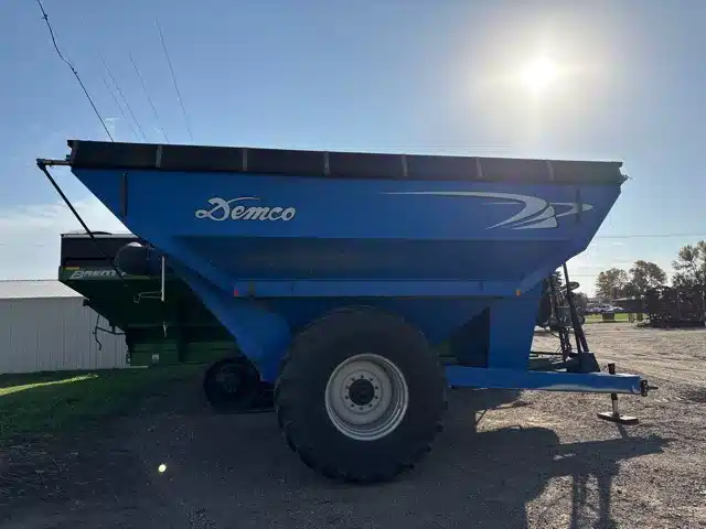 Gallery image 2 for Used 2012 Demco 850 Grain Cart