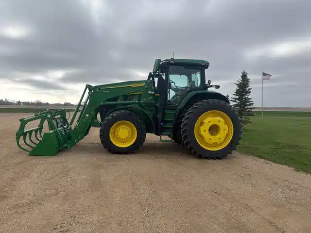 Gallery image 2 for Used 2023 John Deere 7R 270 Tractor