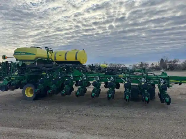 Gallery image 1 for Used 2017 John Deere DB60 Planter