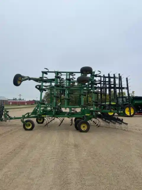 Gallery image 2 for Used 2008 John Deere 2210 Cultivator