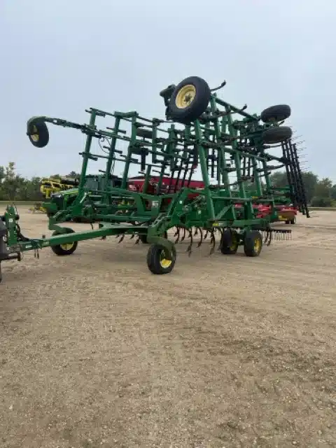 Gallery image 1 for Used 2008 John Deere 2210 Cultivator