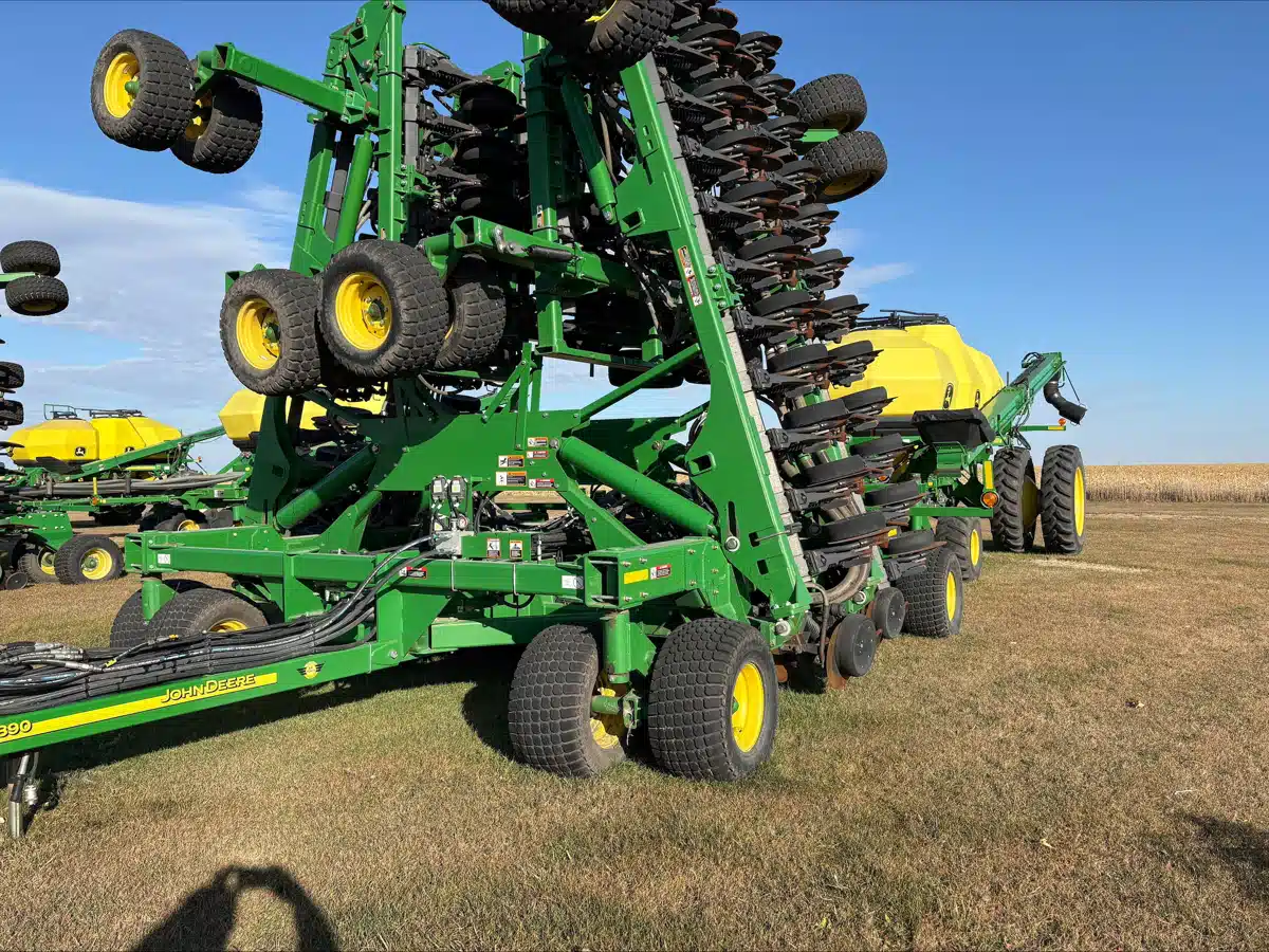 Gallery image 2 for Used 2014 John Deere 1890 Air Drill