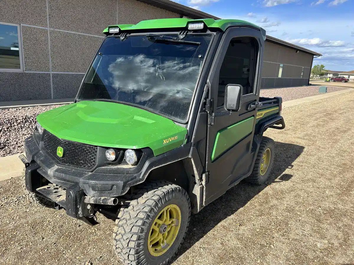 Gallery image 2 for Used 2022 John Deere XUV 835R Utility Vehicle