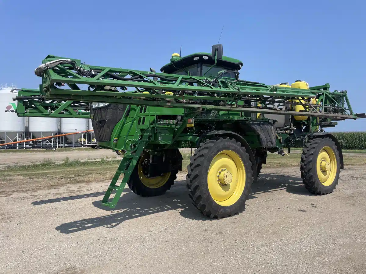 Gallery image 1 for Used 2017 John Deere R4030 Sprayer - Self Propelled