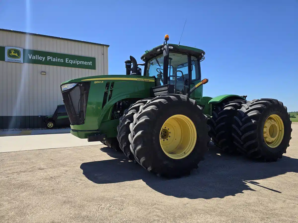 Gallery image 1 for 2012 John Deere 9510R Tractor