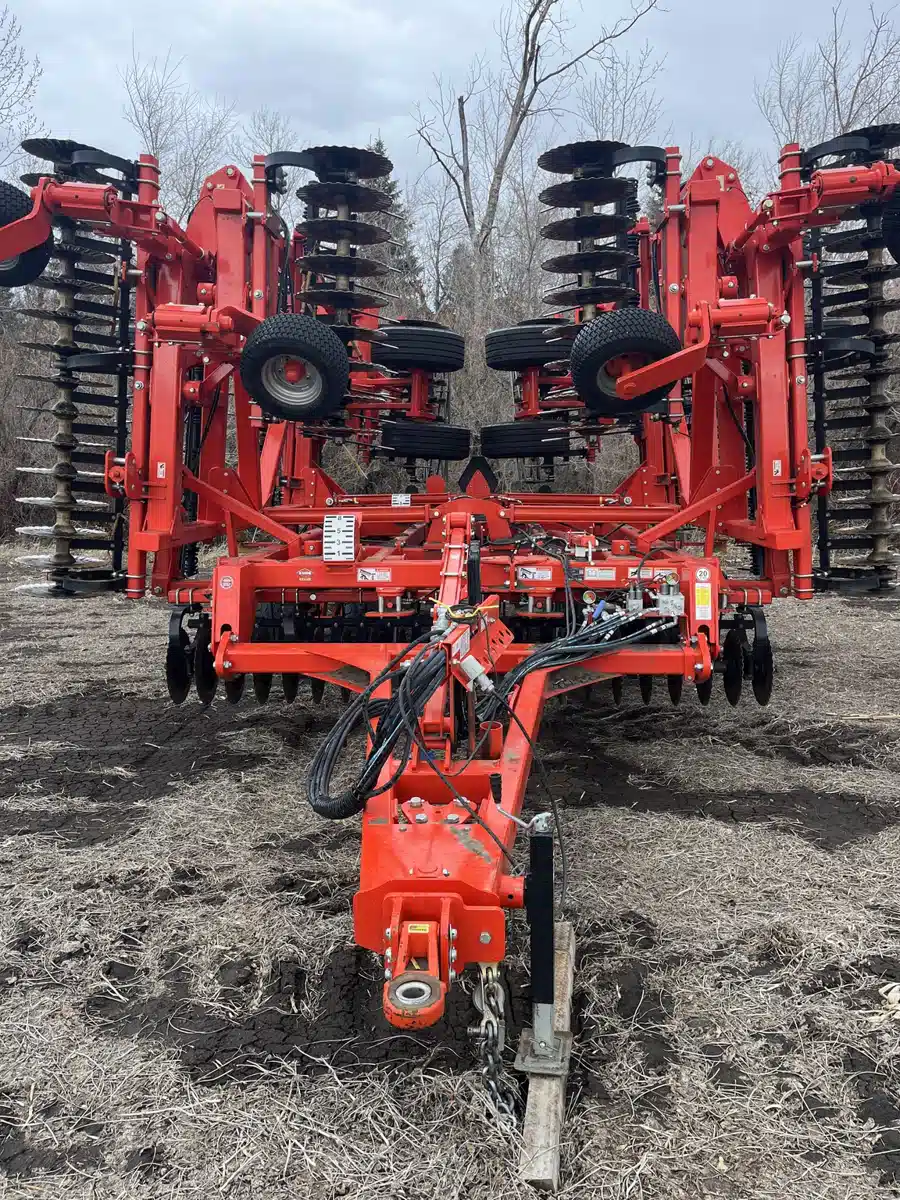 Gallery image 1 for Used 2021 Kuhn-Krause 8010-40 Vertical Tillage