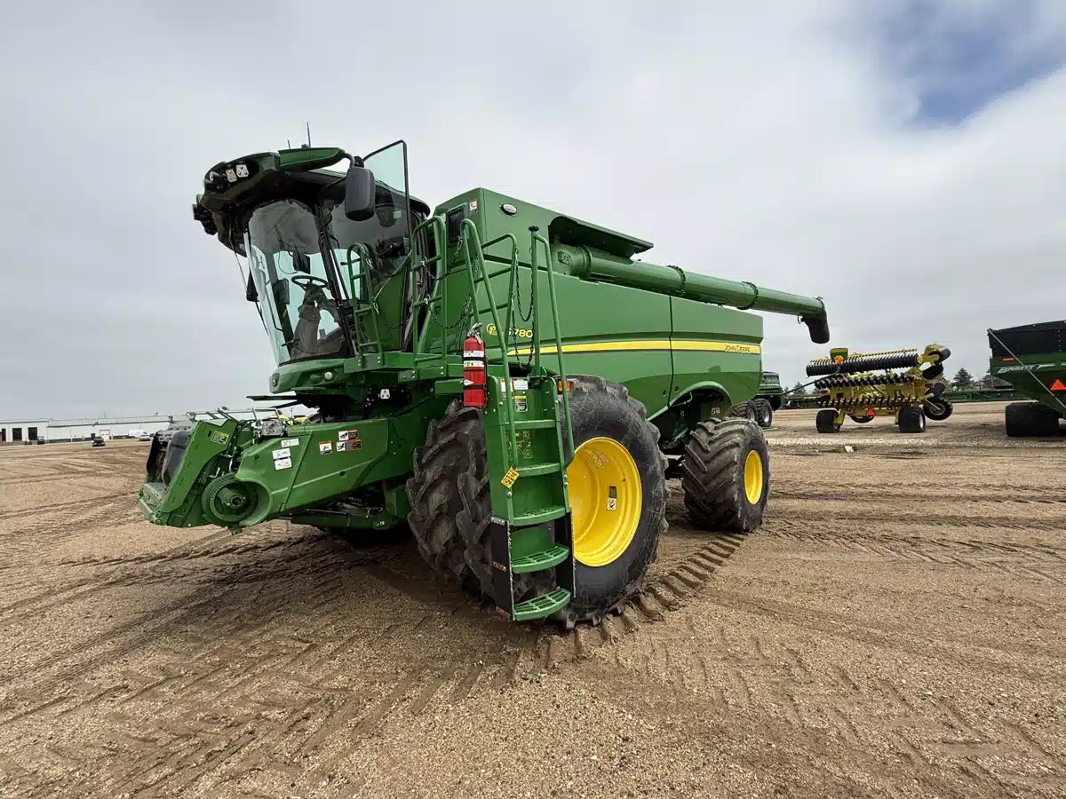 Gallery image 1 for Used 2024 John Deere S780 Combine