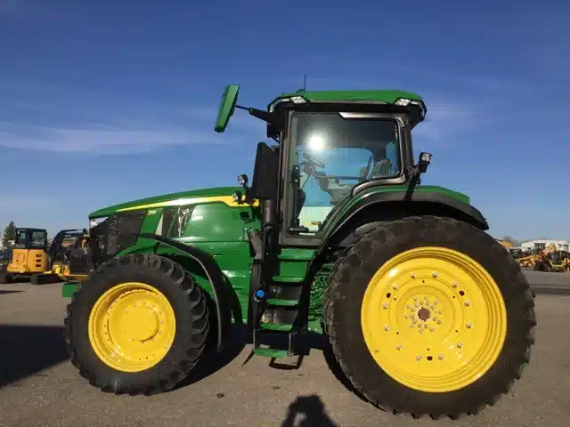 Gallery image 2 for Used 2021 John Deere 7R 250 Tractor