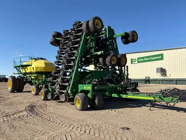 Gallery image 1 for Used 2012 John Deere 1890 Air Drill