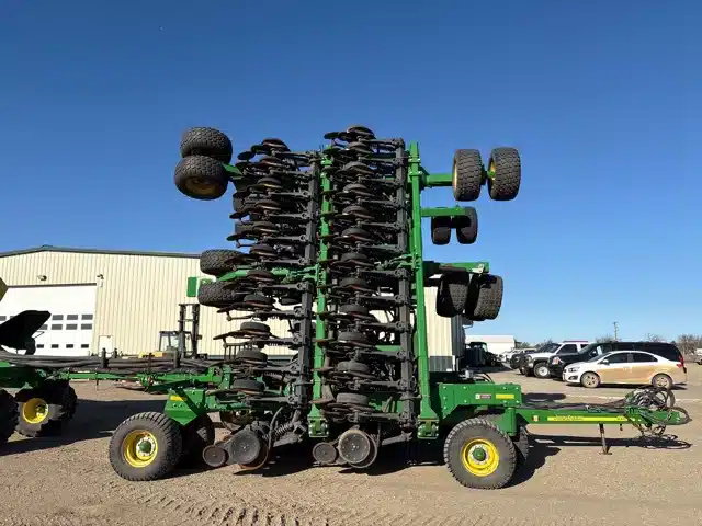 Gallery image 2 for Used 2012 John Deere 1890 Air Drill
