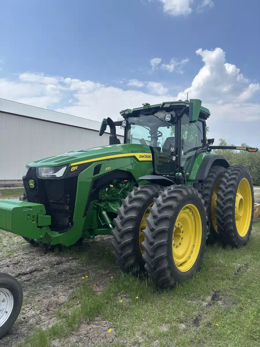 Gallery image 1 for Used 2023 John Deere 8R 370 Tractor