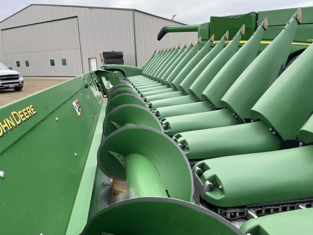 Gallery image 2 for Used 2017 John Deere 618C Header - Row Crop
