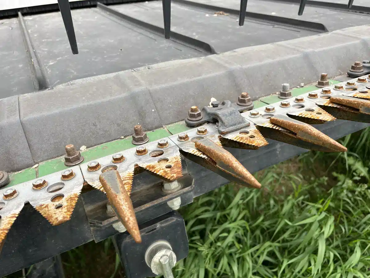 Gallery image 2 for Used 2016 John Deere 645FD Header - Draper
