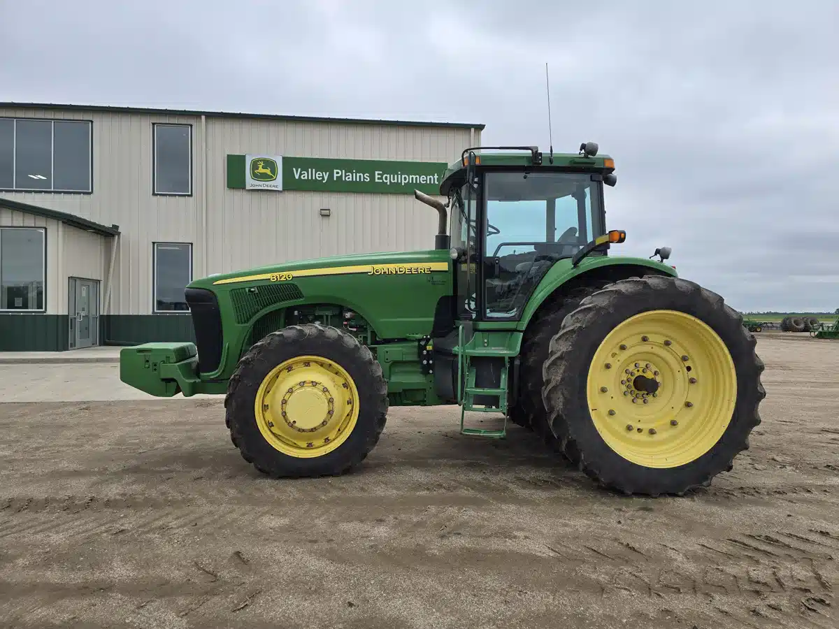 Gallery image 1 for Used 2002 John Deere 8120 Tractor