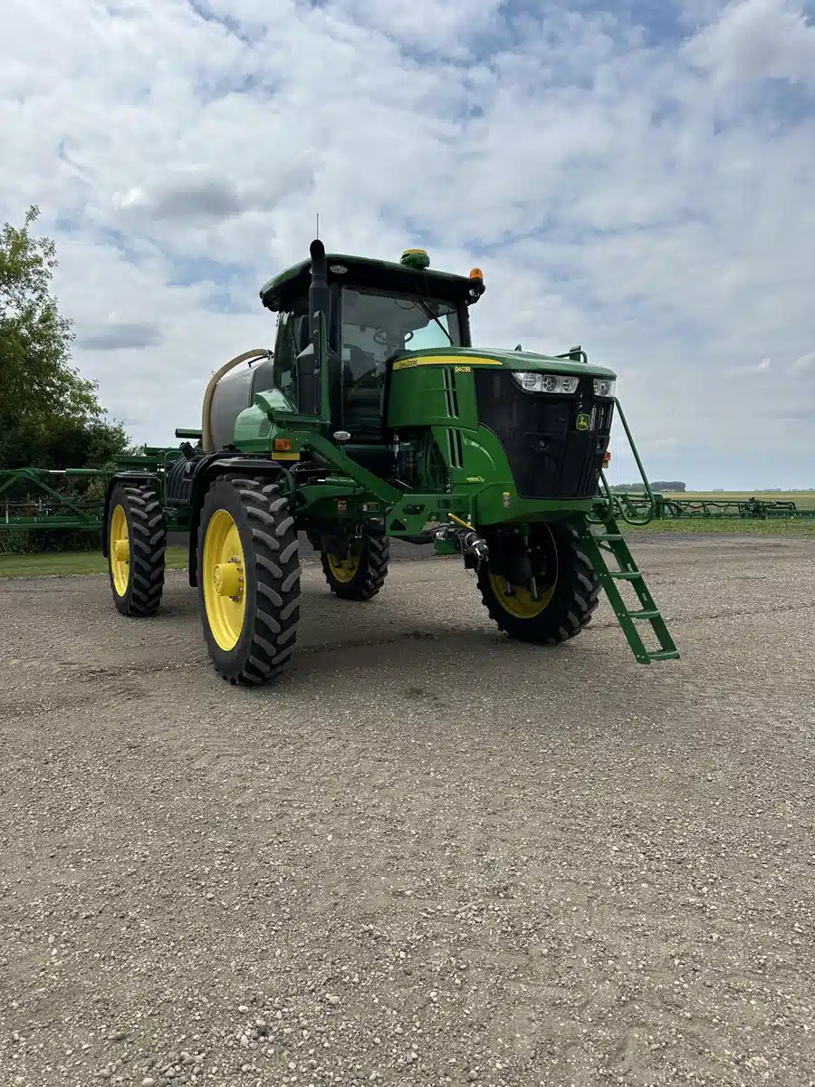 Gallery image 1 for Used 2016 John Deere R4038 Sprayer - Self Propelled