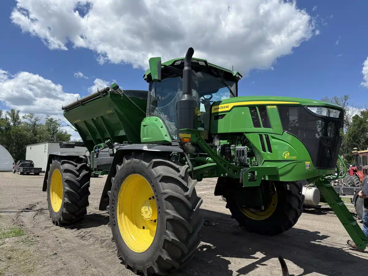 Gallery image 2 for Used 2024 John Deere 600R Spreader - Broadcast