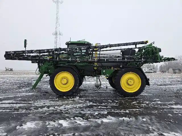 Gallery image 2 for 2025 John Deere 616R Sprayer - Self Propelled