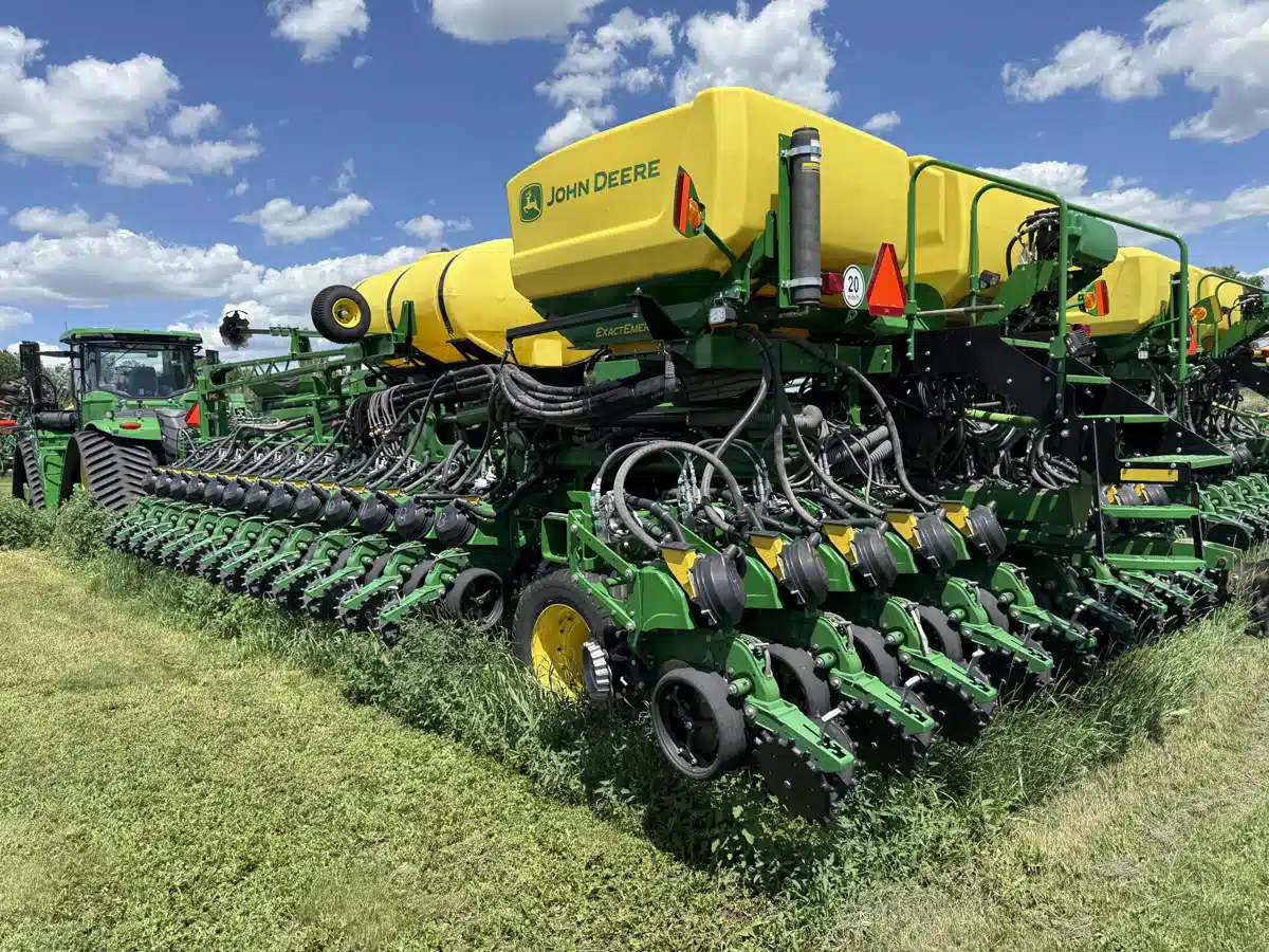 Gallery image 2 for Used 2022 John Deere DB60 Planter