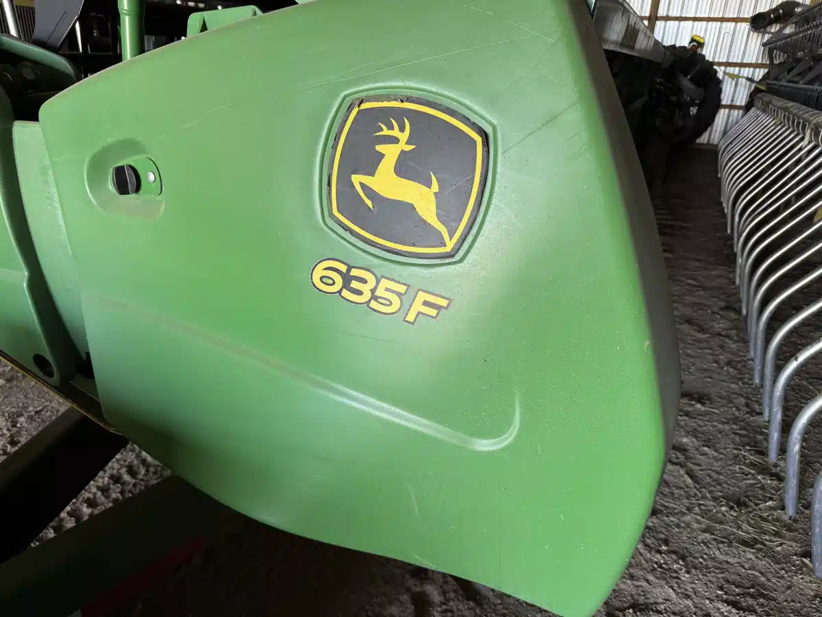 Gallery image 2 for Used 2012 John Deere 635F Header - Flex
