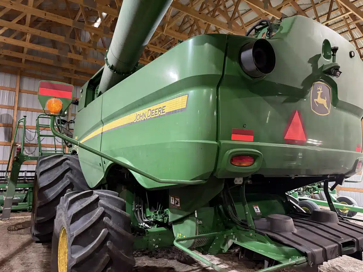 Gallery image 2 for Used 2023 John Deere S780 Combine