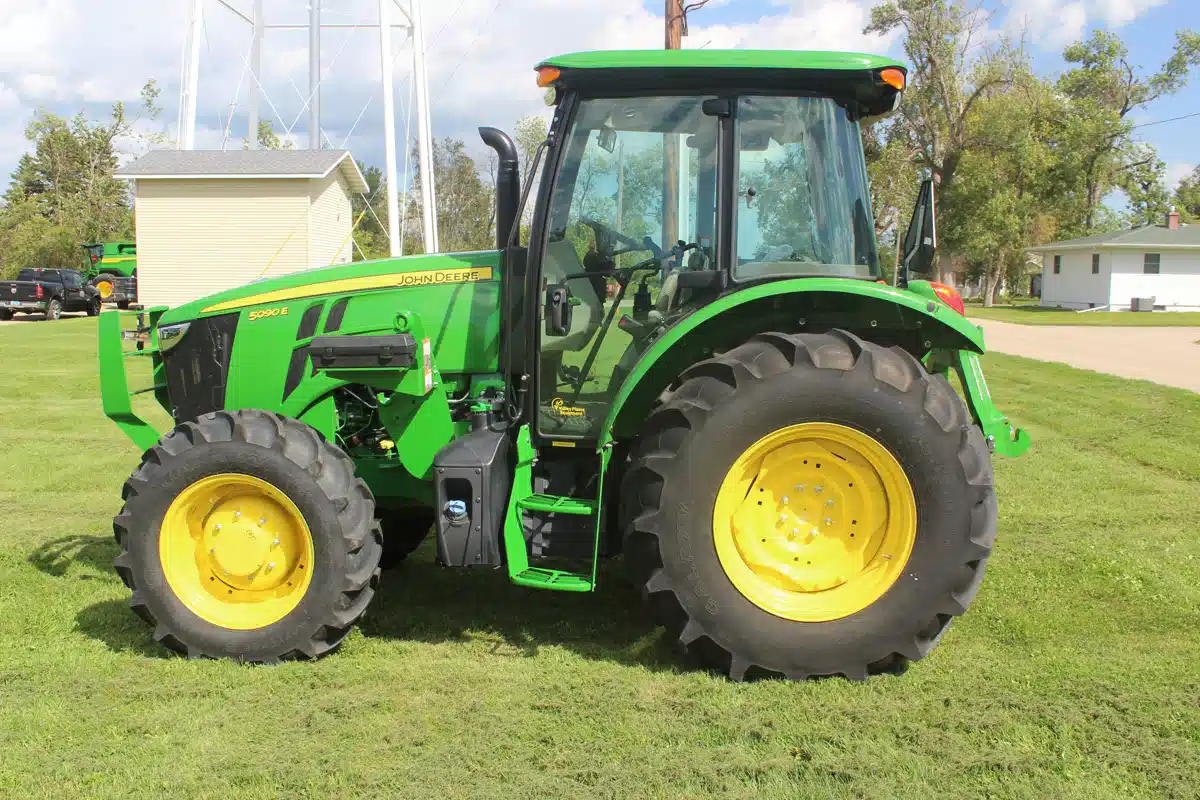 Gallery image 2 for Used 2024 John Deere 5090E Tractor