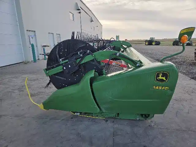 Gallery image 2 for Used 2017 John Deere 645FD Header - Draper
