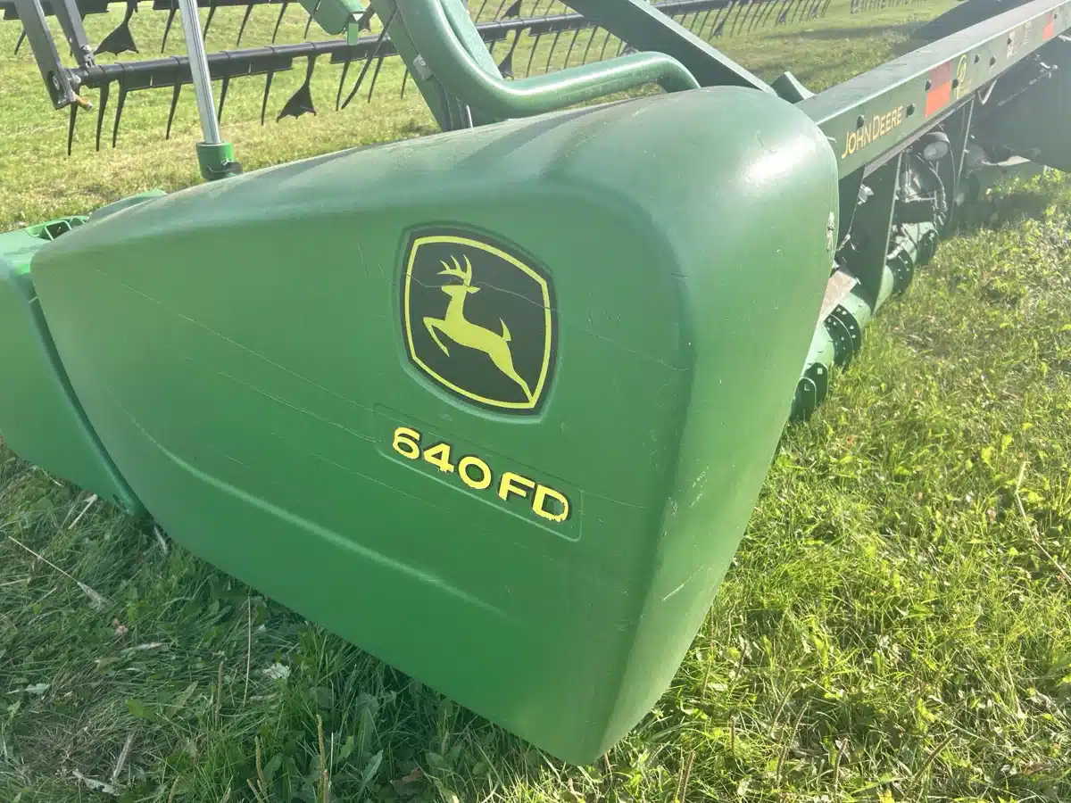 Gallery image 1 for Used 2013 John Deere 640FD Header - Draper