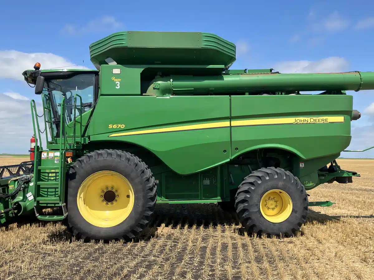 Gallery image 1 for Used 2012 John Deere S670 Combine