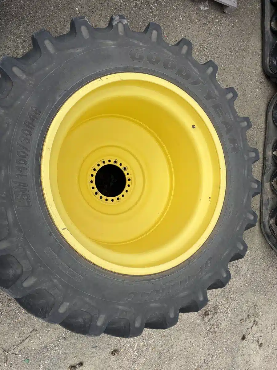 Gallery image 1 for Goodyear LSW1400/30R46 Tires