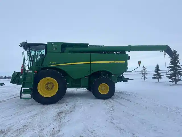 Gallery image 2 for Used 2022 John Deere S780 Combine