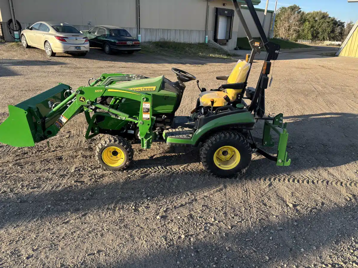 Gallery image 2 for Used 2024 John Deere 1025R Tractor