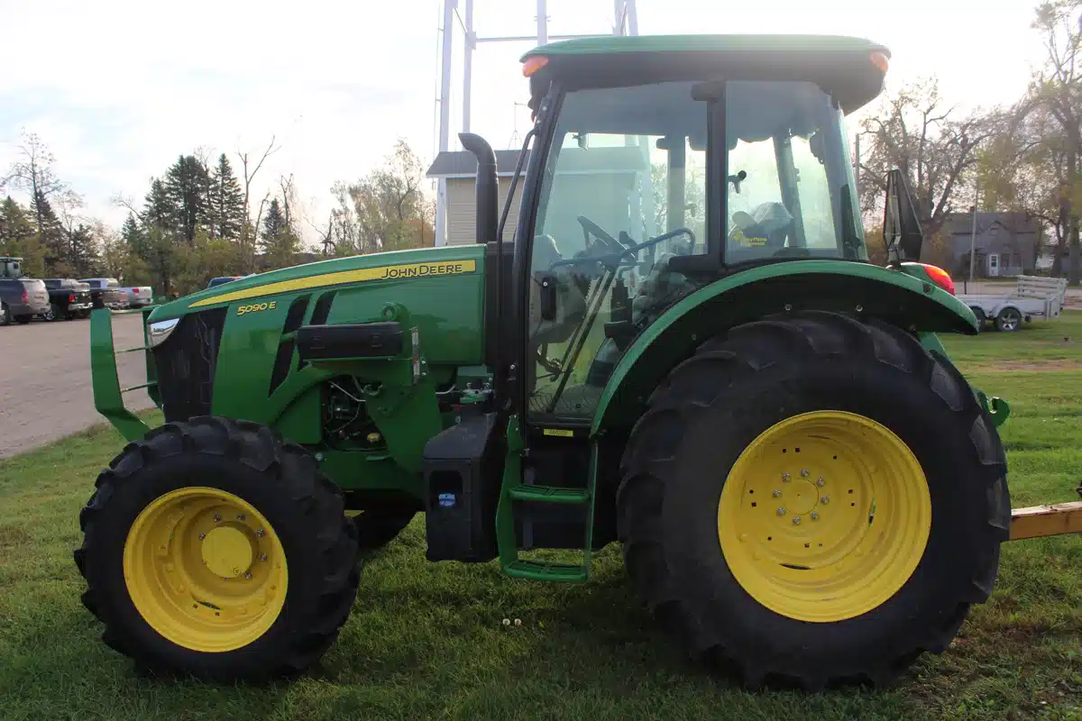 Gallery image 2 for Used 2024 John Deere 5090E Tractor