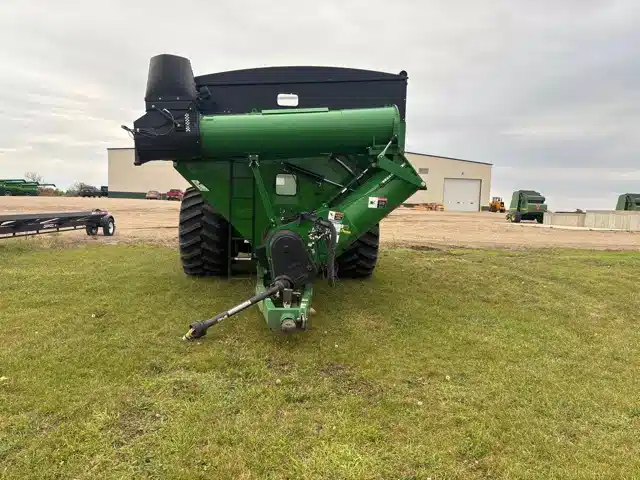 Gallery image 2 for Used 2019 Brent 1596 Grain Cart