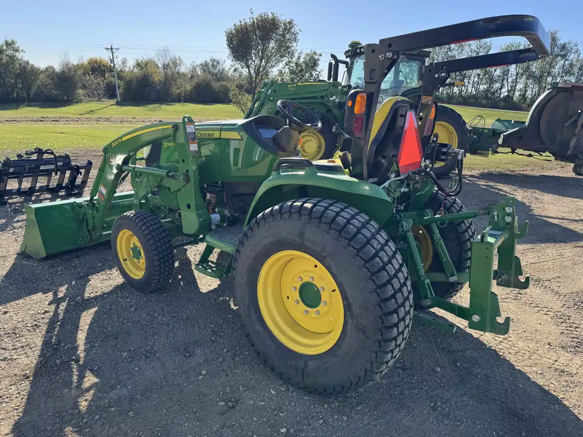 Gallery image 2 for 2021 John Deere 3046R Tractor