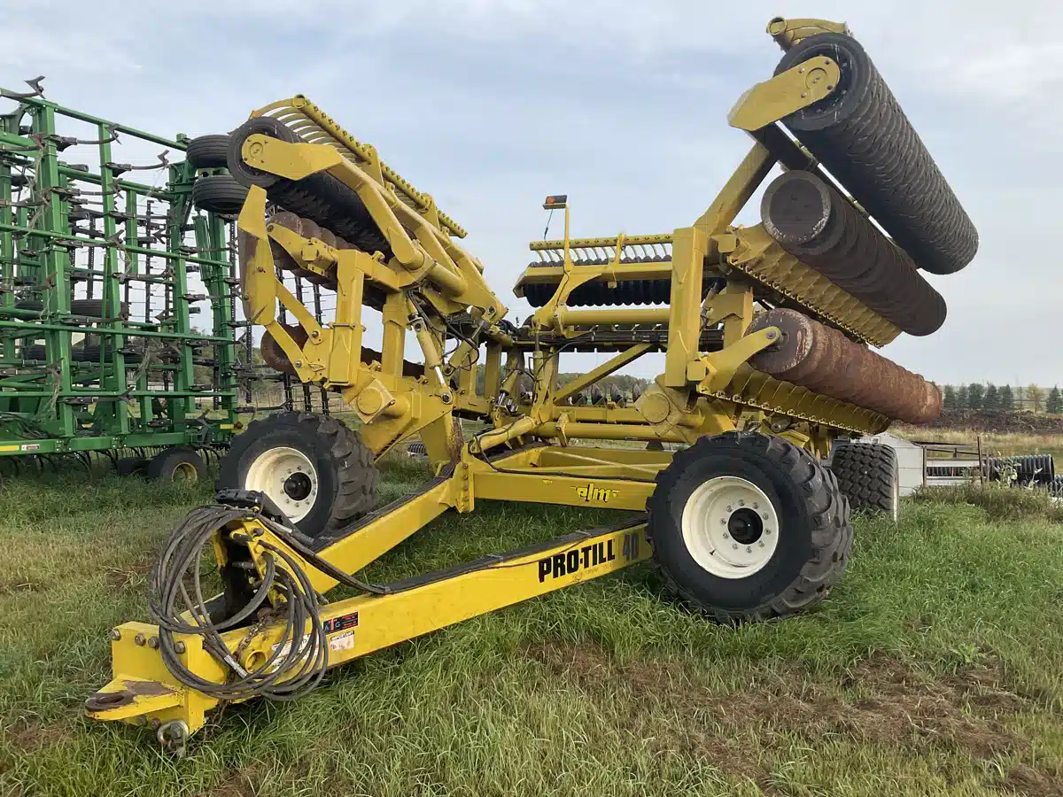 Gallery image 2 for Used 2015 Degelman PT40 Vertical Tillage