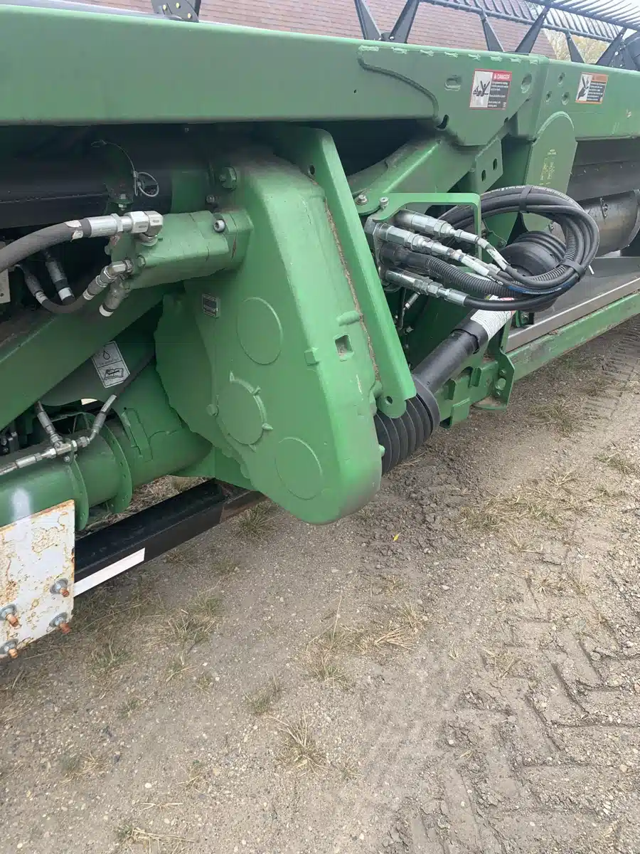 Gallery image 2 for Used 2020 John Deere 735FD Header - Draper
