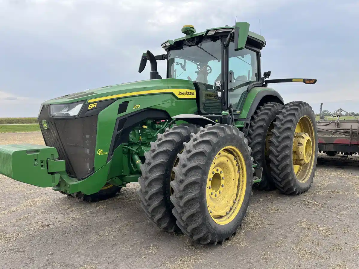 Gallery image 1 for Used 2023 John Deere 8R 370 Tractor