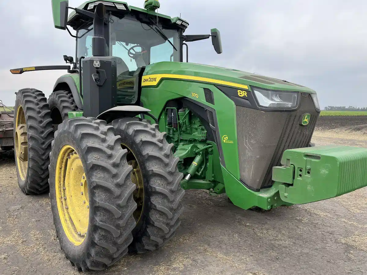 Gallery image 2 for Used 2023 John Deere 8R 370 Tractor