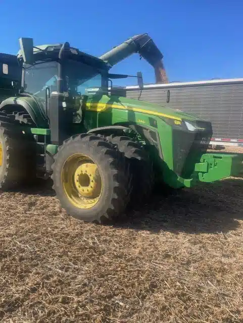 Gallery image 2 for Used 2022 John Deere 8R 340 Tractor