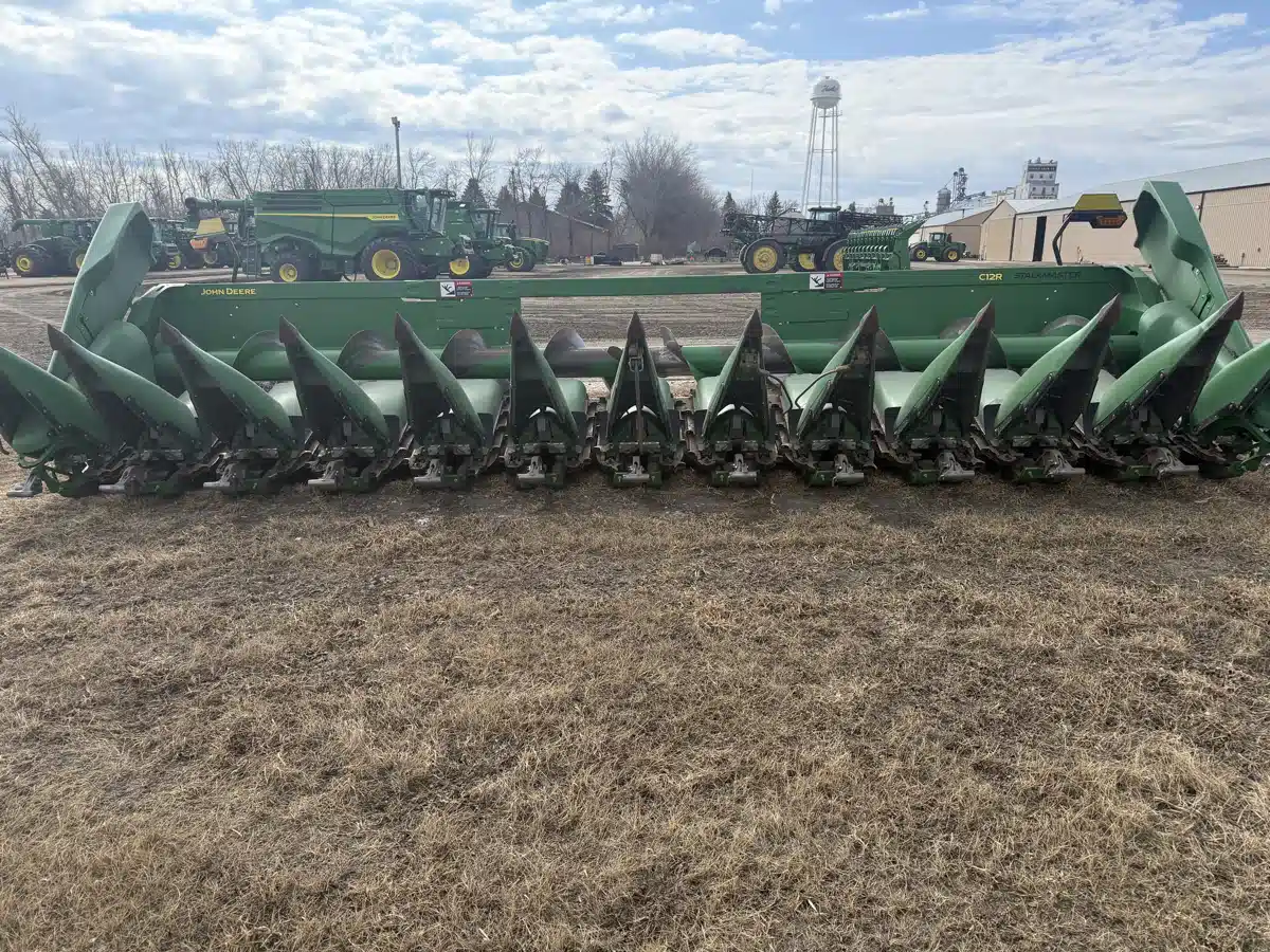 Gallery image 2 for 2022 John Deere C12R Header - Row Crop
