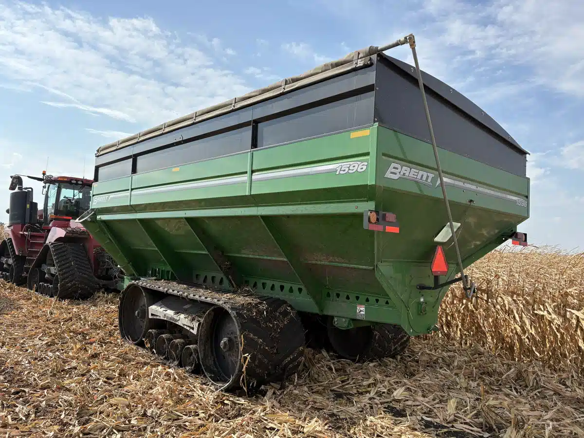 Gallery image 2 for Used 2020 Brent 1596 Grain Cart