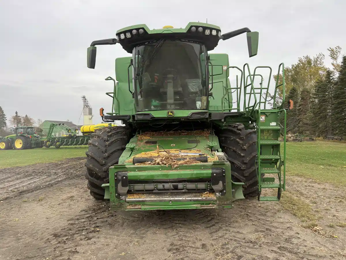 Gallery image 2 for 2021 John Deere X9 1100 Combine